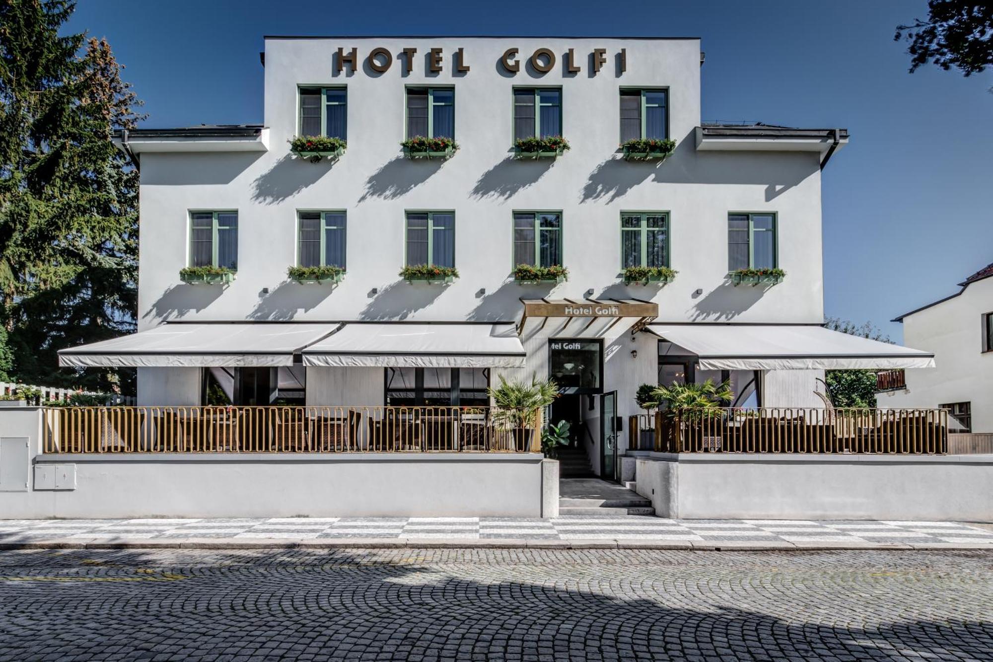 Hotel Golfi 3*